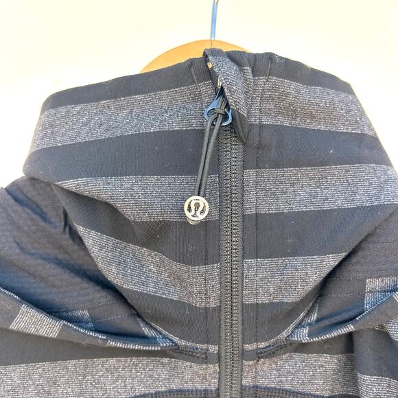 Lululemon Stride Jacket Black Gray Striped Hoodie Size 2 Full Zip Stretchy - Picture 4 of 8